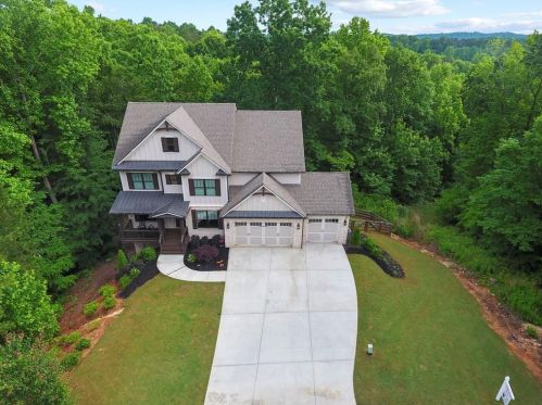 4075 Silverstone Dr, Braselton, GA 30517-1539