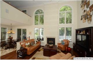 96 El Camino Ct, Holmdel Village, NJ 07733-2549