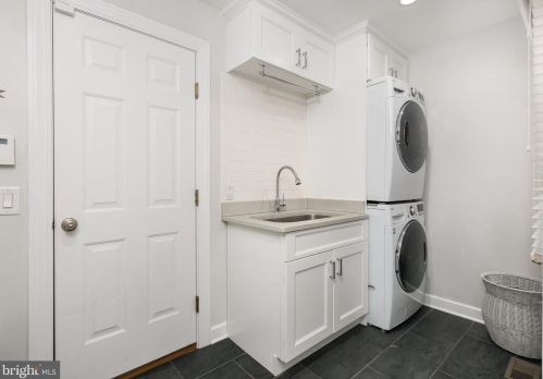 33 Brearly Rd, Princeton NJ  08540-6767 exterior