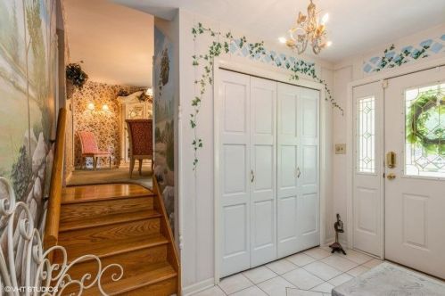 8 Northview Dr, Valpo, IN 46383-3014