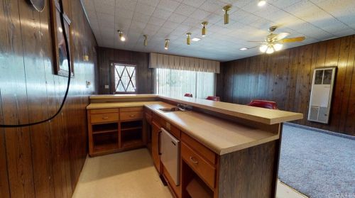 132 Broadbent Dr, Riverside CA  92507-4809 exterior