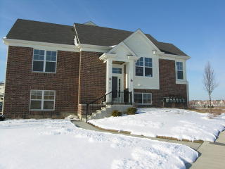 672 Grosvenor Ln, Aurora, IL 60504-4409
