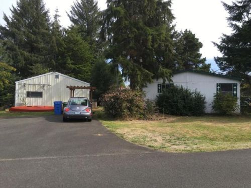 2090 Merten Dr, Waldport, OR 97394-9702