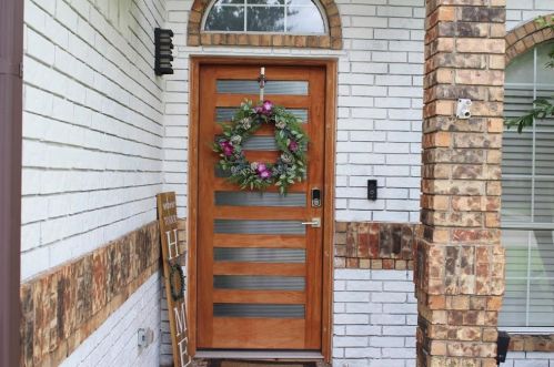 4215 Harvest Hill Rd, Carrollton TX  75010-4112 exterior