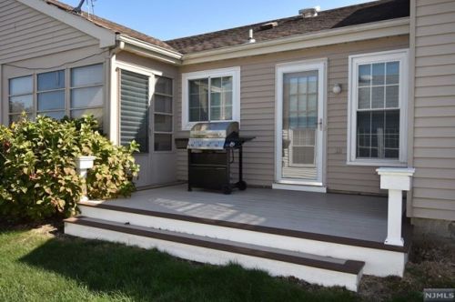 36 Marlow Ave, Lakehurst, NJ 08759-6729
