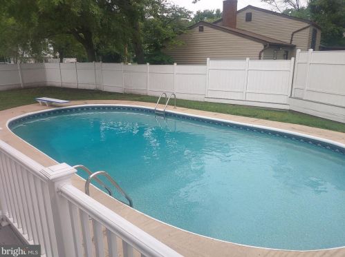 201 Newport Dr, Severna Park MD exterior