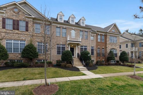 18981 Rossback Ter, Leesburg, VA 20176-8464