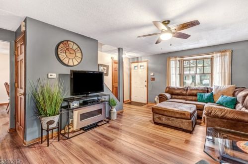 1796 Mountain Ave, Scotch Plains, NJ 07076-1058