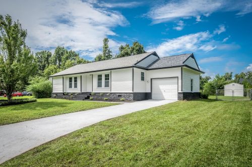 256 Columbia Dr, Ladson SC  29456-6208 exterior