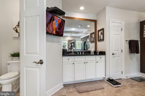 1500 Sandy Glenn Pl, Sandy Spring MD  20860-3007 exterior