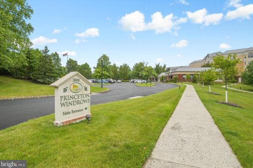 2304 Windrow Dr, Princeton NJ 08540-5020 exterior