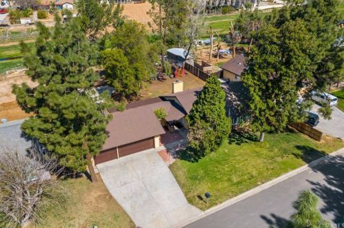 9447 Stirrup St, Riverside CA  92509-4960 exterior