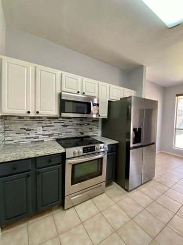 1031 Park Ave, Carrollton TX  75006-4075 exterior