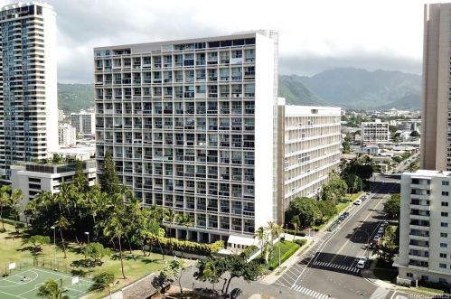 500 University Ave, Honolulu HI  96826-4904 exterior