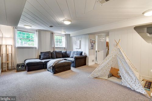 2218 Osborn Dr, Silver Spring MD 20910-1323 exterior