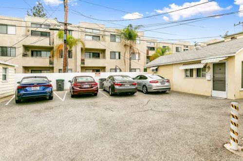 438 Ivy St, Glendale CA  91204-1272 exterior