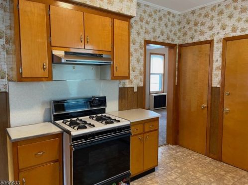 124 Grand St, Outwater NJ  07026-2921 exterior