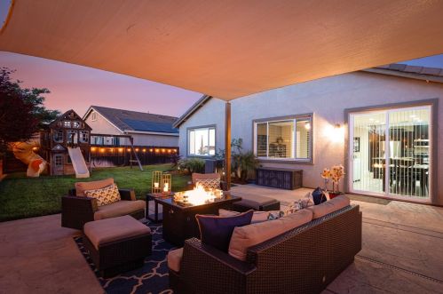 4130 Borderlands Dr, Rancho Cordova, CA 95742-7751