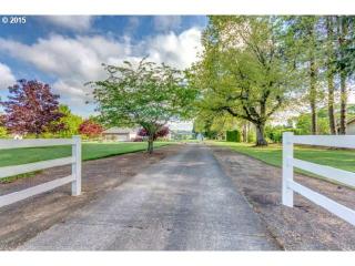 18253 Cheldelin Rd, Damascus, OR 97080