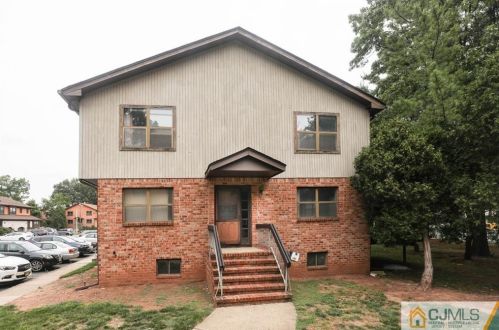 108 Merrywood Dr, Edison, NJ 08817-2505