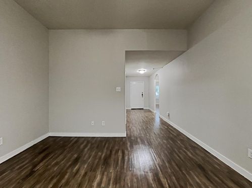 2044 Vanamen Ct, Conroe, TX 77304-1601