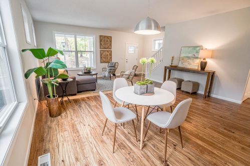 686 Burr St, Saint Paul, MN 55130-4521