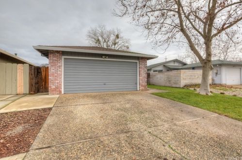 2732 Ceres Ave, Chico, CA 95973-7844
