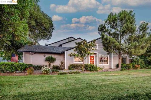 2001 Galloway Cmn, Livermore, CA 94551-1074