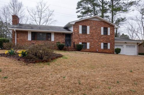 3687 Calmer Cir, Atlanta, GA 30344-6008