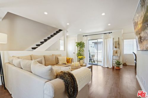 302 Loraine St, Glendale, CA 91202-1784