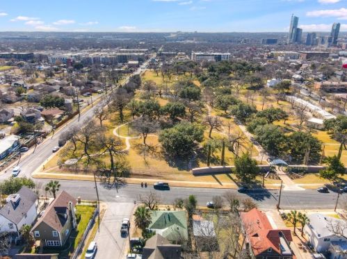 1504 11th St, Austin TX  78702-1909 exterior