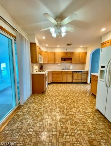 73 Lawrence Dr, Hackettstown NJ  07840-2525 exterior