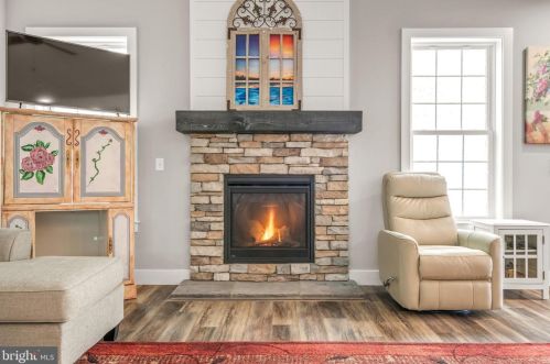 412 Constitution Dr, Ephrata PA  17522 exterior