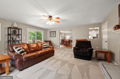 875 Colleen Ave, Saint Paul MN  55126-6401 exterior