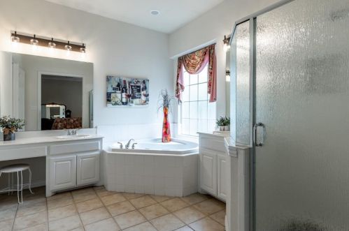 8024 Ocean Dr, Fort Worth TX  76123-1895 exterior