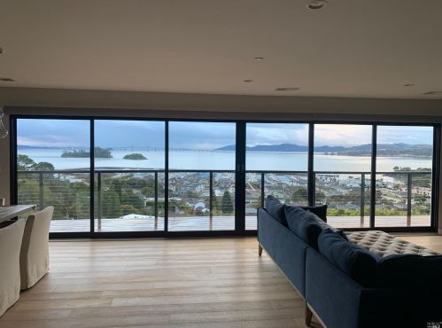 40 Lochness Ln, San Rafael, CA 94901-2425