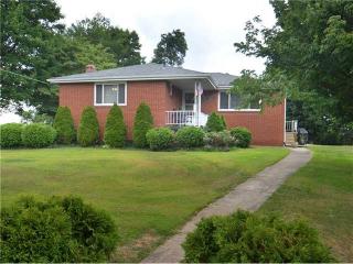 588 Short St, Greensburg, PA 15601-4425