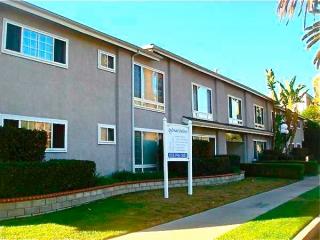 4555 Sylmar Ave, Van Nuys CA  91423-2630 exterior