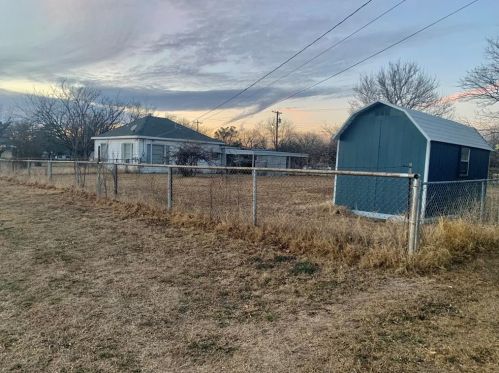 301 8 St, Nocona TX 76255-2903 exterior