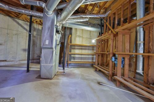 120 Huntcliff Pt, Atlanta GA  30350-1601 exterior
