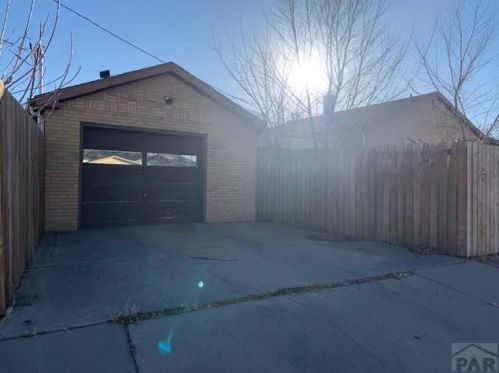 1902 Evans Ave, Pueblo, CO 81004-3527