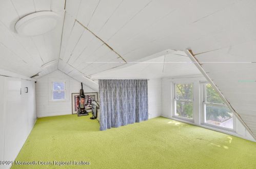 1007 Emory St, Tinton Falls NJ 07712-6026 exterior