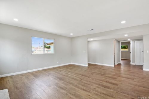 733 Toland St, Santa Ana CA  92704-2164 exterior
