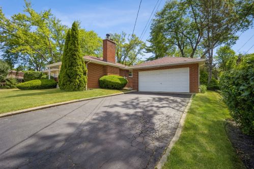 949 Stratford Rd, Bannockburn, IL 60015-2860