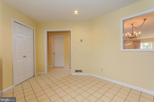 14 Hanover Ct, Princeton NJ  08540-7066 exterior