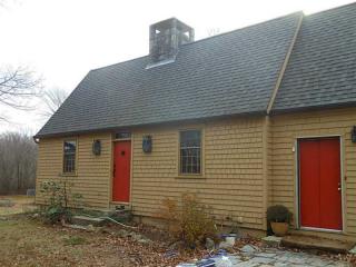 17 Foster Center Rd, Scituate, RI 02825-1326