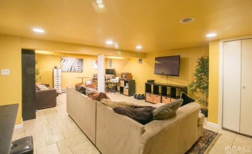 306 Willow Ave, Piscataway, NJ 08854-4430