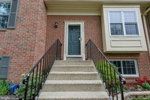 7092 Solomon Seal Ct, Springfield VA  22152-3151 exterior