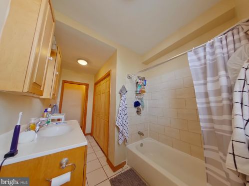 2001 13 St, Philadelphia PA  19148-5503 exterior