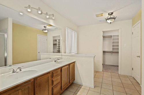 9408 Bernoulli Dr, Austin TX  78748-5044 exterior